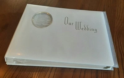 Álbum Holson Our Wedding 12 1/2"x 15" con marco dorado ovalado estilo vintage Foto 1 de 4