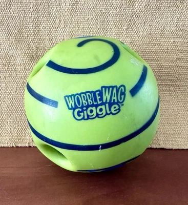 Bola interativa para cachorros Wobble Wag Giggle Shake Me - Imagem 1 de 2