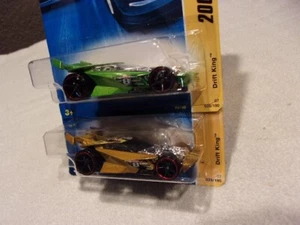 Hot Wheels Drift King 2007 neue Modelle 2 Autos 2 Farbvariationen rot & grün 1:64 - Bild 1 von 4