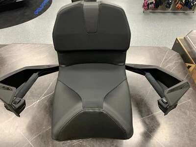 Asiento de pasajero POLARIS Lock & Ride FT2 2883637 Foto 1 de 3