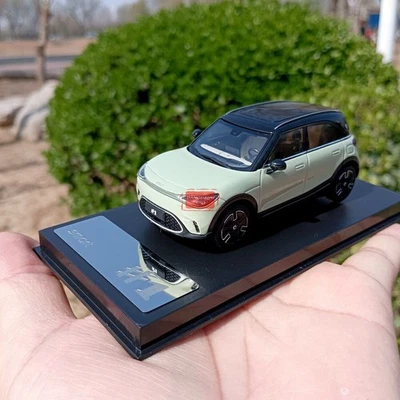 1/43 Smart #1 Diecast Model Car Light Green Color - Image 1 of 4