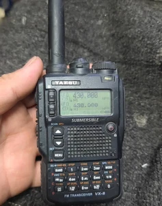 1pcs Yaesu walkie - talkie VX-8R, the Speaker is broken - Picture 1 of 5