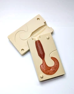 2 1/2" Twister Maden Weichplastik Köder Herstellung Injektion Hergestellt in den USA - Bild 1 von 8