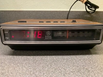 复古通用电气调幅/调频数字闹钟收音机木纹 7-4625F 已测试 — 第 1/4 张图片