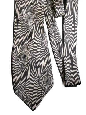 Studio 54 TIE Rack Negro Blanco Abstracto Psicodélico 100% Seda Italia Geométrico Foto 1 de 3