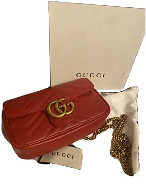 Gucci GG Marmont matelasse super mini bolsa couro chevron vermelho - Imagem 1 de 4