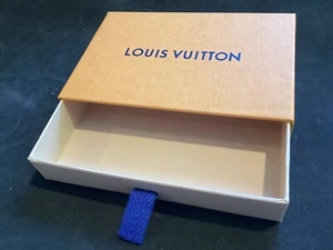 LOUIS VUITTON SCATOLA VUOTA 5,5 X 3,625 X 1 POLLICE - Foto 1 di 2