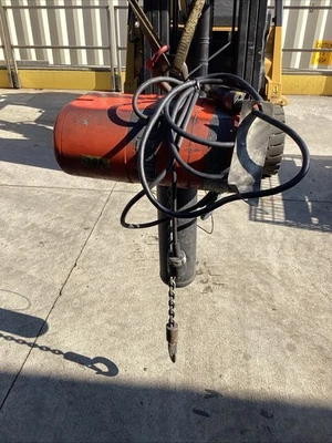 Polipasto de cadena eléctrico 1 tonelada CM Lodestar modelo L Foto 1 de 3