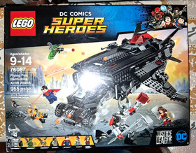 LEGO DC Comics Super Heroes: Flying Fox: Batmobile Airlift Attack (76087)