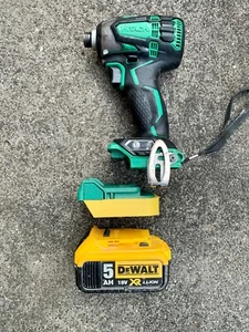 Dewalt 18v battery adaptor to Hitachi /Hikoki tools - Bild 1 von 8