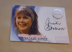 VERONICA MARS AUTO - CHRISTINE ESTABROOK AS SOPHIE A-21 NM - Foto 1 di 1
