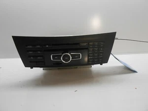 2013 MERCDES C-250 AM-FM CD PLAYER NAV. 2049008811 / A2049008811  SB0364 - Picture 1 of 4