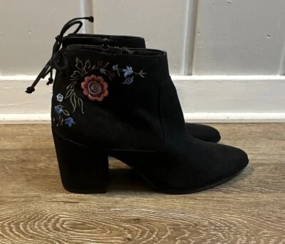 Unisa Floral Embroidered Booties Black Faux Suede Size 7.5 Women’s Boho Country - Image 1 of 4
