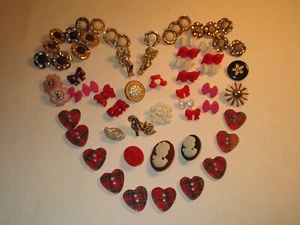 HEARTS CAMEOS BOWS FLOWERS Realistic Buttons  LOT 60 + Count $6Sh - Picture 1 of 13
