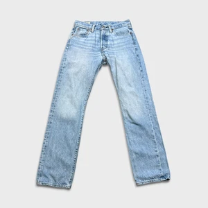 Levi's 501 Jeans Mens 29x32 Blue Original Fit Straight Light Wash Denim Pants - Picture 1 of 13
