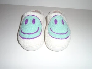 White & Green Smiley Face Hausschuhe Gr. 42-43 (9-9,5) Neu - Bild 1 von 5
