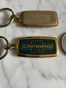 Llavero de metal Camaro esmaltado de colección por TRANSPORTISTAS - Imagen 1 de 3