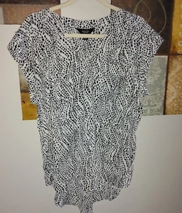 Simply Vera Vera Wang/ Short Sleeves White With Black Markings.. Lightweight - Picture 1 of 4