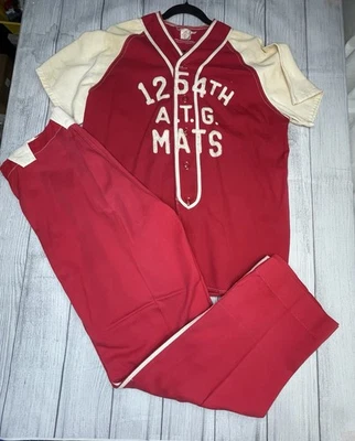 Camiseta de beisebol vintage década de 1950 Empire creme vermelho 1254th A.T.G. - Imagem 1 de 4