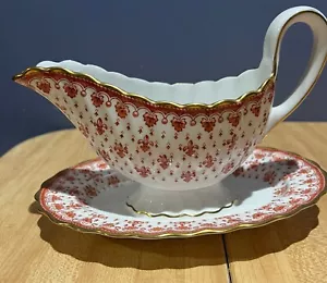 Spode FLEUR DE LYS Red GRAVY BOAT with Attached Underplate - Picture 1 of 4