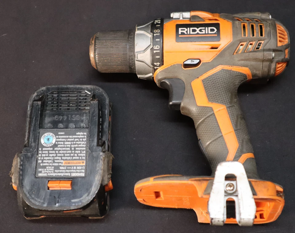 Ridgid R86008 Cordless Drill 18B Li-Ion 1/2 In With 18V Battery Tested Foto 1 de 4