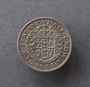 New Zealand, Half Crown KGV, 1933, KM #5, Circulated, slightly toned - Picture 1 of 4