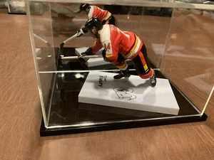 Theoren Fleury Signed McFarlane Action Figure in Display Case - Picture 1 of 3