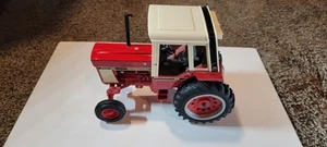 Ertl - International 186 Hydro Tractor - Diecast 1:16 - - Imagen 1 de 8