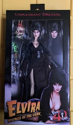Figura 40 Aniversario NECA Elvira Mistress of the Dark con Accesorios Sin usar, en caja Foto 1 de 4