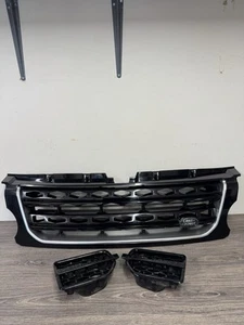 GENUINE LAND ROVER DISCOVERY 4 GLOSS BLACK FACELIFT SIDE VENTS & GRILLE - Picture 1 of 5