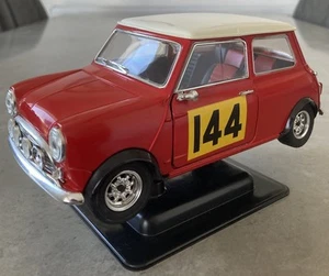 Solido Mini Cooper S 1964 Scale Model Car 1:16 Red - Picture 1 of 8
