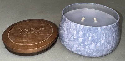 YANKEE CANDLE LLUVIA FRESCA COLECCIÓN EXTERIOR FRAGANCIA CON ACEITE ESENCIAL No Quemado Foto 1 de 4