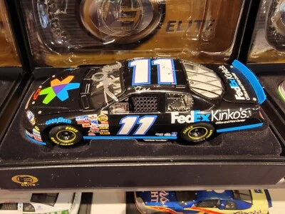 Denny Hamlin #11 2006 autografiado FedEx/Kinkos - 1:24th RCCA ELITE #200/299 Foto 1 de 4