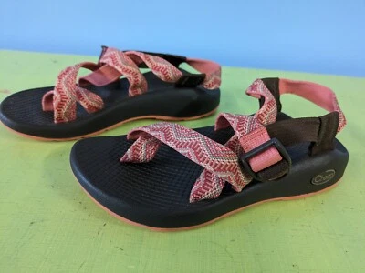 Sandálias Chaco Z2 Yampa marrom coral feminina tamanho 6 caminhada casual uso - Imagem 1 de 4