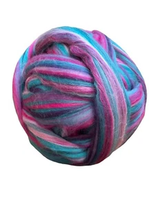 Bubblegum: Merino Wool Top. Roving to spin or felt. 1lb. - Picture 1 of 3