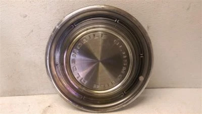 Cubierta de rueda Oldsmobile 14 pulgadas para Oldsmobile Delmont 88 1968 Foto 1 de 4