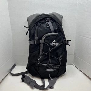 TETON Sports Oasis Hydration Backpack - 2L Bladder With Raincover 18.5"x10"x7" - Picture 1 of 4