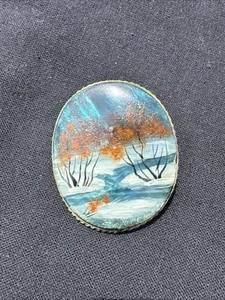 Alte Brosche Gemälde auf Perlmutt Landschaft Winter Ref E943 - Bild 1 von 4