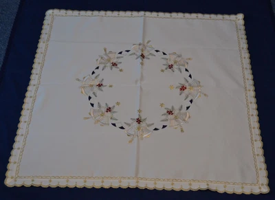 Mitteldecke Weihnachten 80 x 80 cm, pflegeleicht, creme, Gold-Glöckchen - Bild 1 von 3