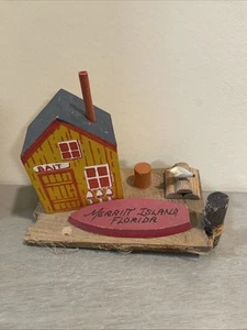 1980 Handmade Art Sculpture Merriit Island FLORIDA Bait House Bird Dock Wooden - Foto 1 di 15