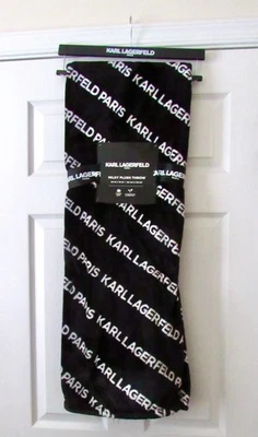 Karl Lagerfeld Paris Peluche Lechoso LOGO Lanzamiento 60" x 70" Nube Suave-Poliéster WoW Foto 1 de 4