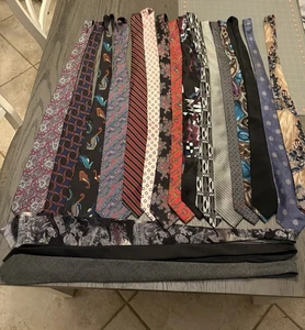 Schöne Krawatte 19 Stück Herren blau grau schwarz bunt ausgefallen Luxus Marken B13 - Bild 1 von 4