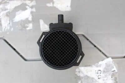 2000-2002 MERCEDES-BENZ W220 S500 MAF MASS AIR FLOW SENSOR ASSEMBLY K6605 - Image 1 of 4
