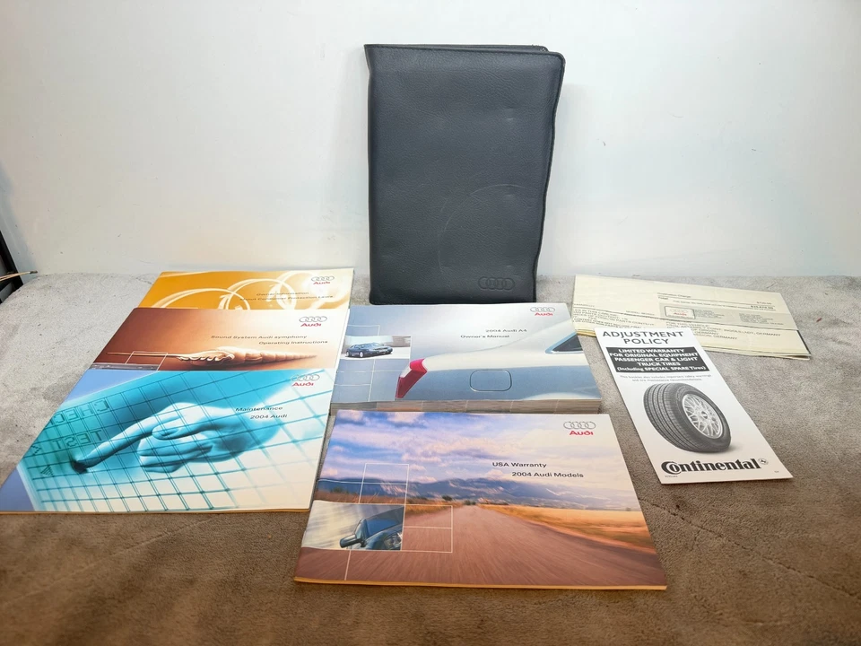 Audi A4 2004 sedán manual del propietario con estuche OEM Foto 1 de 4