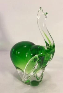 Art Glass Emerald Green Elephant~ Fifth Avenue Crystal 8.5" - Picture 1 of 11