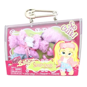 Paquete de moda Bratz Babyz: ropa para muñeca para dormir - Imagen 1 de 2