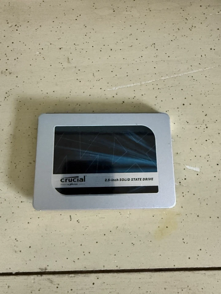 Crucial MX500 500GB 2.5-inch SATA III Internal SSD (CT500MX500SSD1) - Image 1 of 2