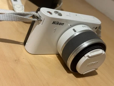 Nikon 1 J1 Mirrorless Camera w/ 30-110mm VR Lens w/Battery + Charger 1036 Count - Image 1 of 4