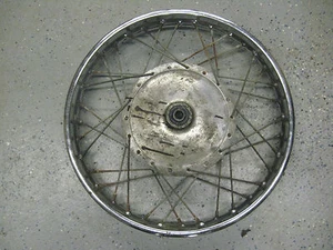 1969 YAMAHA R3 R 3 FRONT WHEEL - Picture 1 of 3