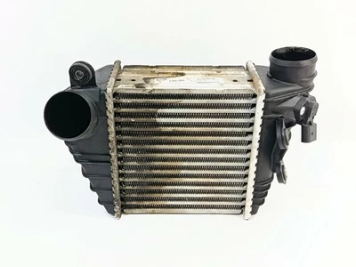1J0145803A intercooler per VOLKSWAGEN GOLF IV 1.9 TDI 1997 132084 - Immagine 1 di 4